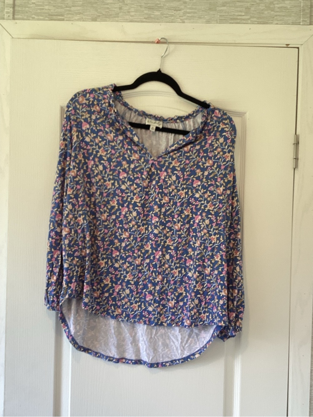 Wonderly Blue Floral V-Neck Long Sleeve Blouse XL EUC